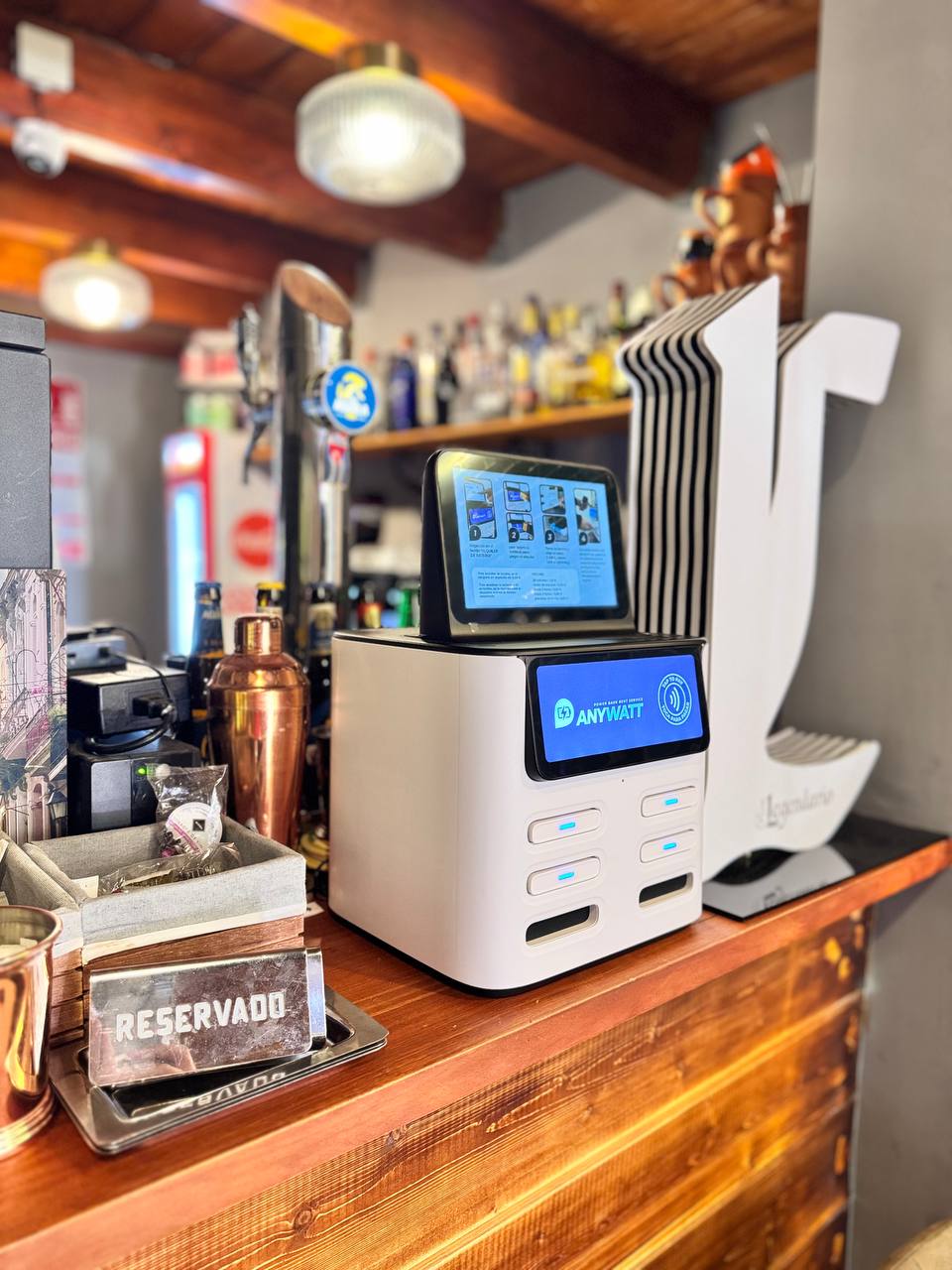 Nueva estación ANYWATT en La Bodeguita del Centro – energía en el corazón de Valencia